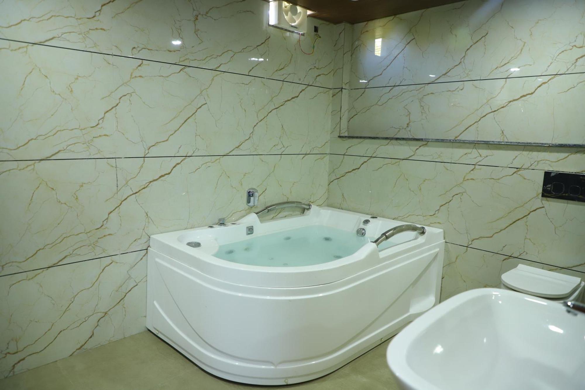 Cosmos Maliblu 3* Indore