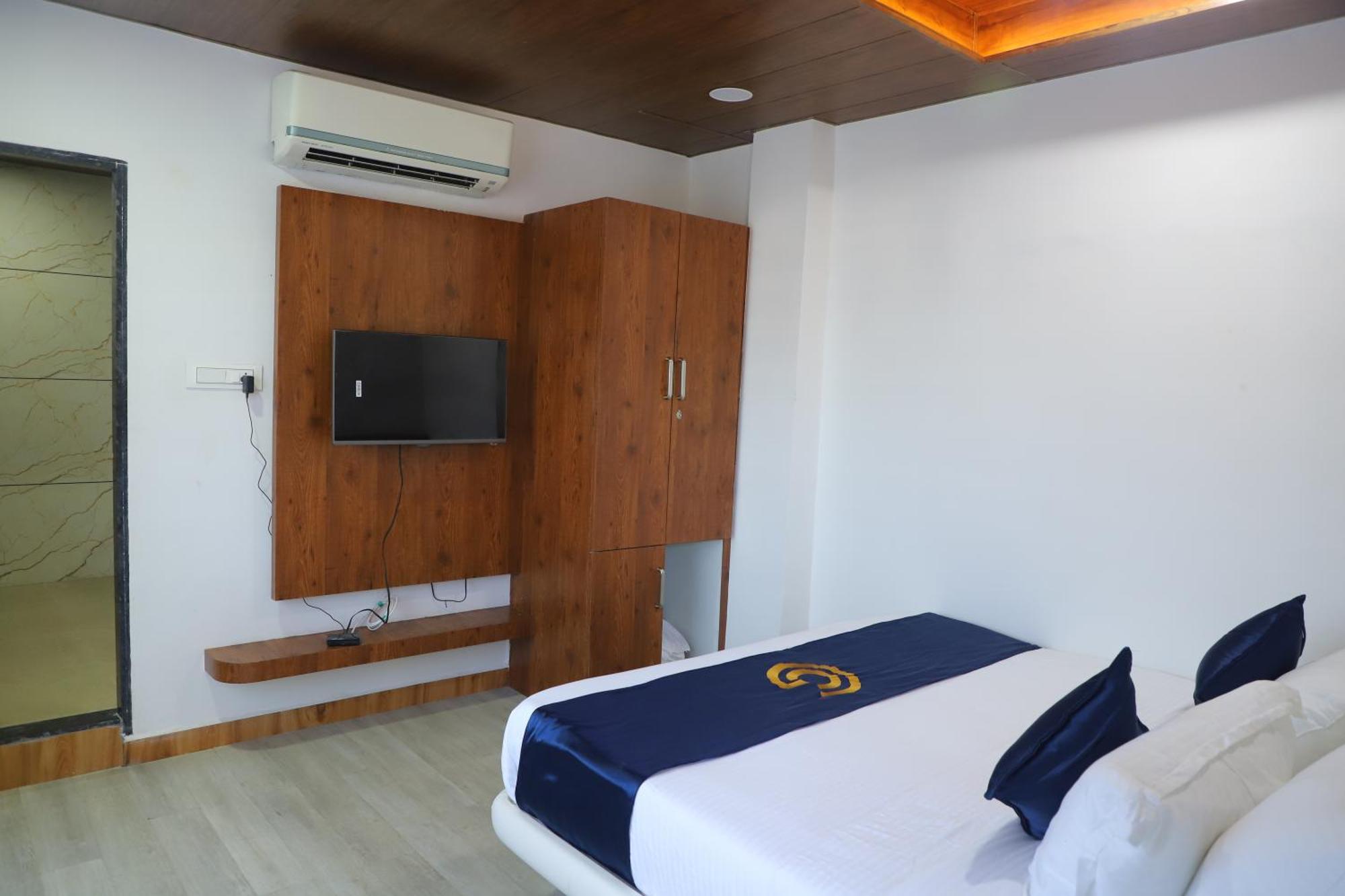 Cosmos Maliblu Resort Indore
