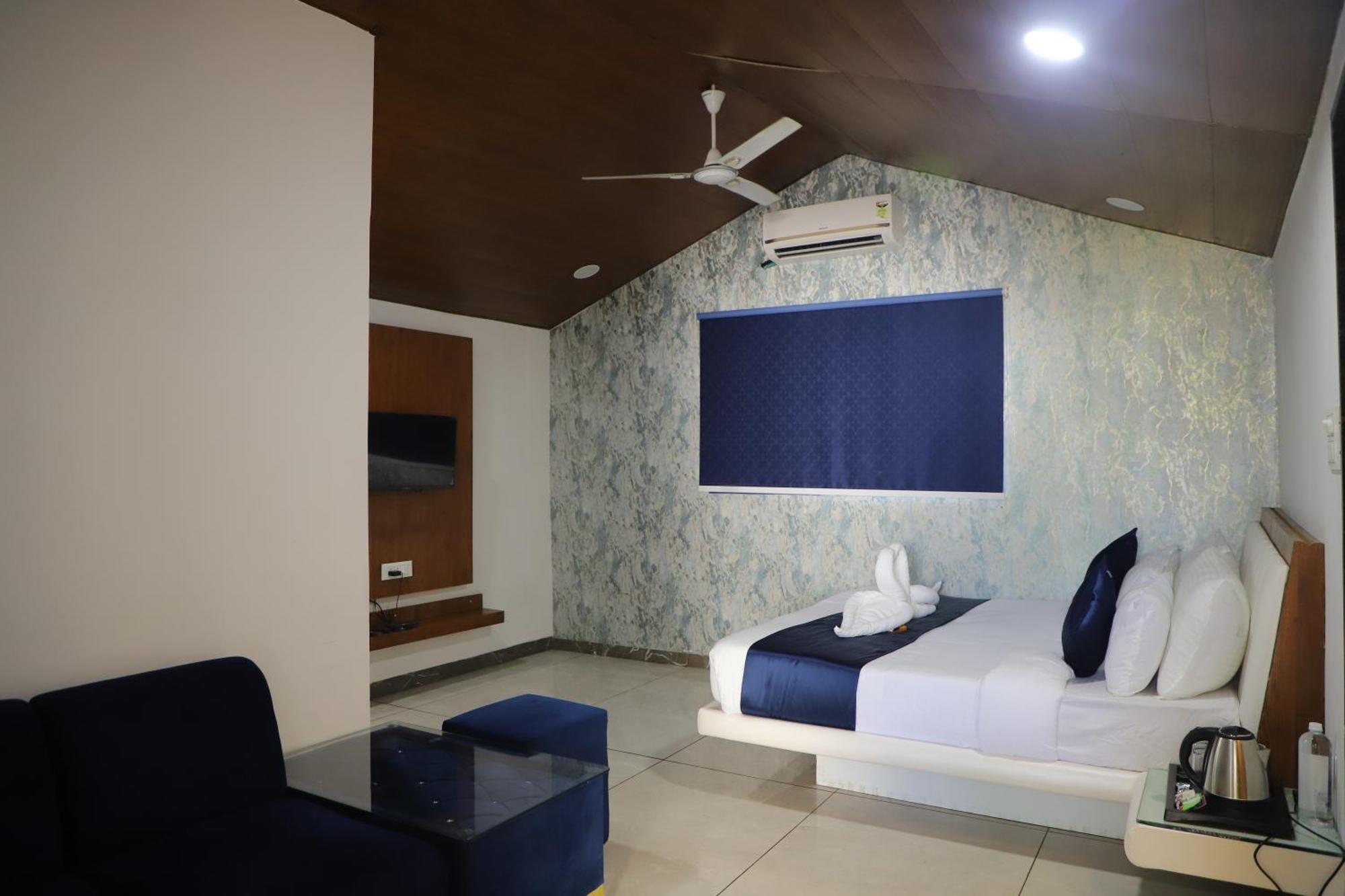 Cosmos Maliblu Resort Indore