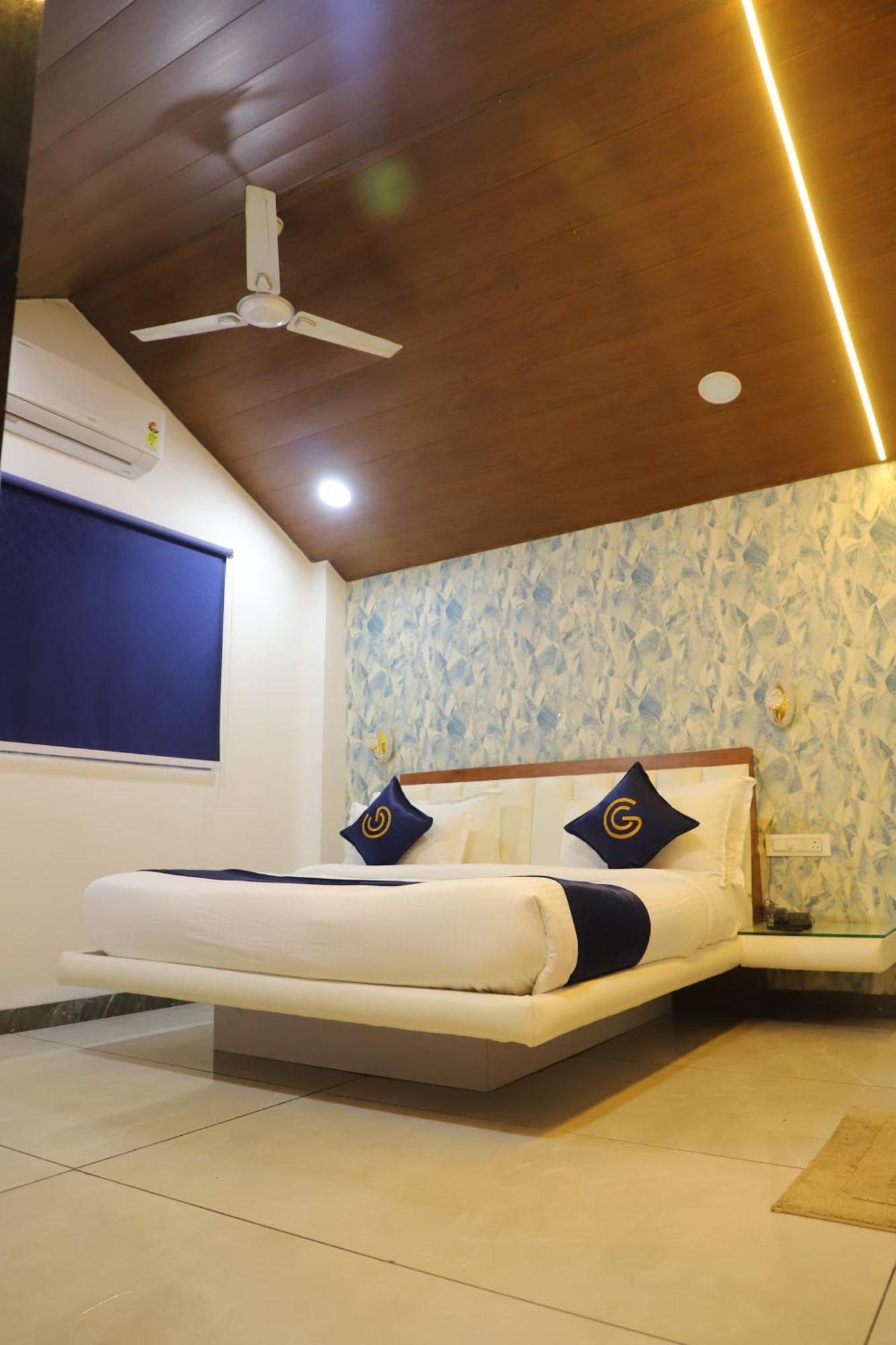 Resort Cosmos Maliblu Indore
