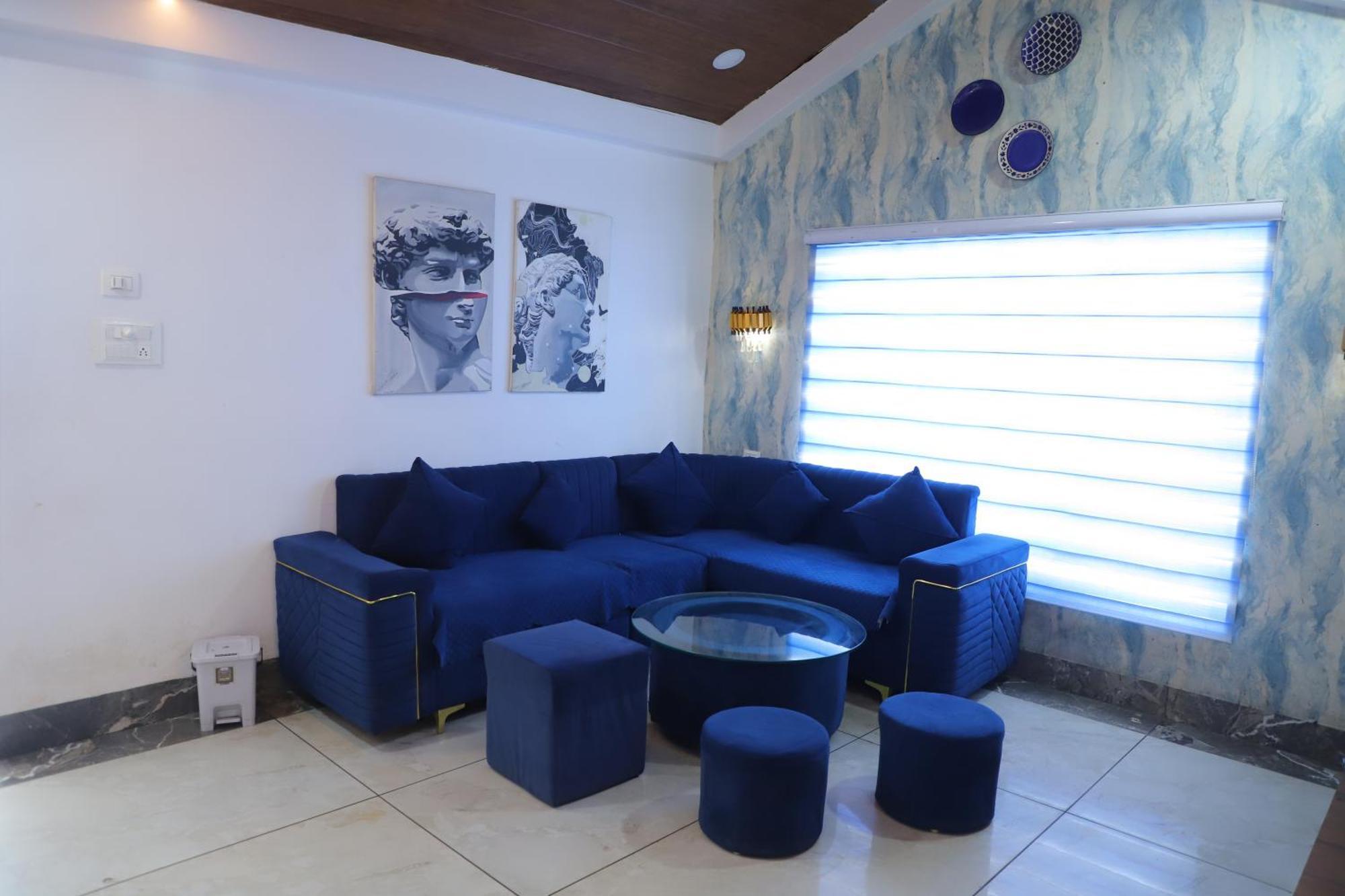 Cosmos Maliblu Indore